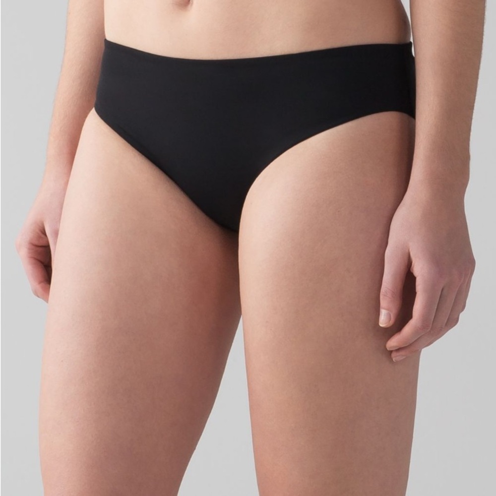 Lululemon Rising Tides Bottom
Black